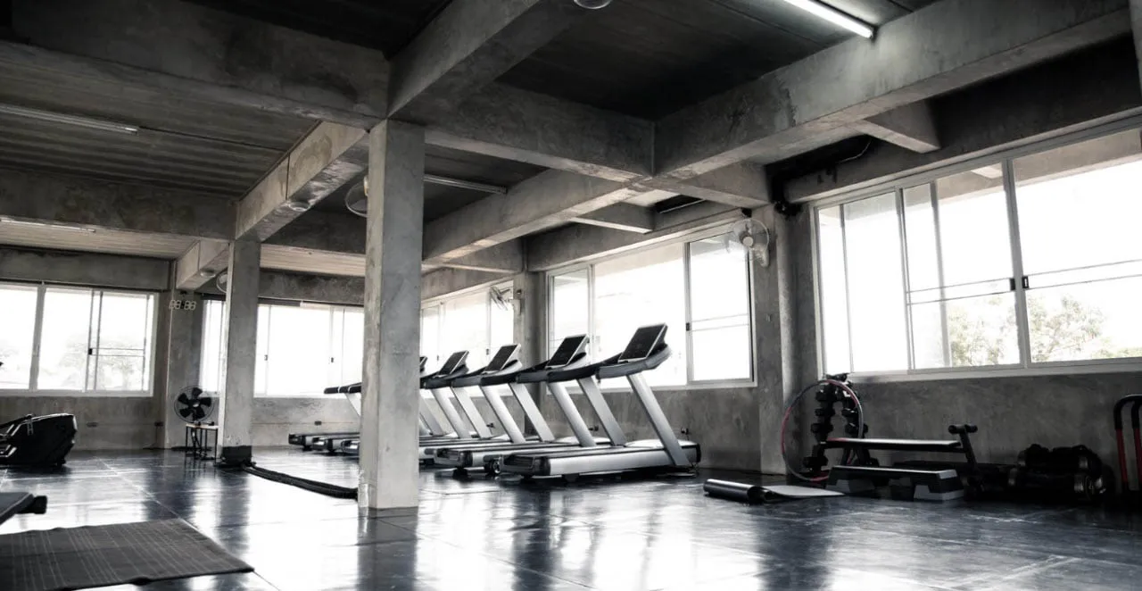 Plateau cardio équipé de tapis de course